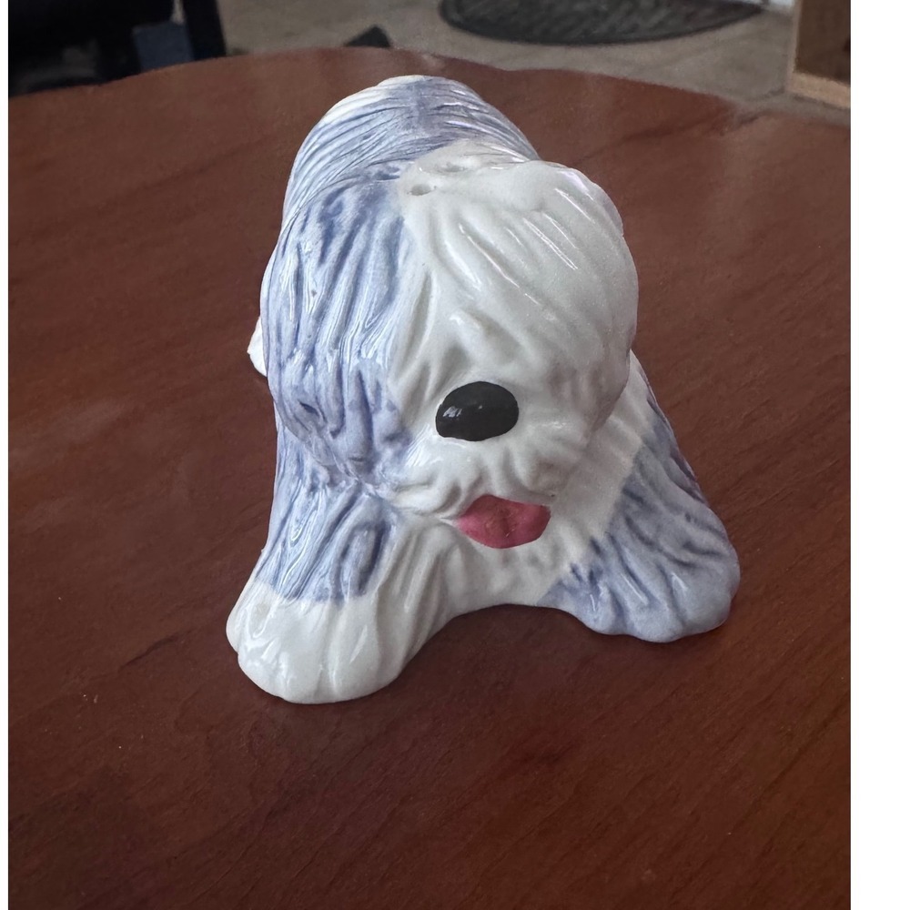 Vintage Old English‎ Sheepdog Ceramic Salt or Pepper Shaker 
Chipped back foot